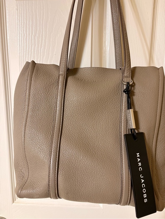 Marc Jacobs Handbags - Marc Jacobs Taupe Pebbled Leather Shoulder Bag